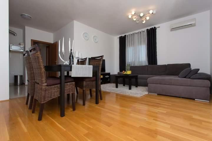 Apartman Mila Kaštela Exteriör bild